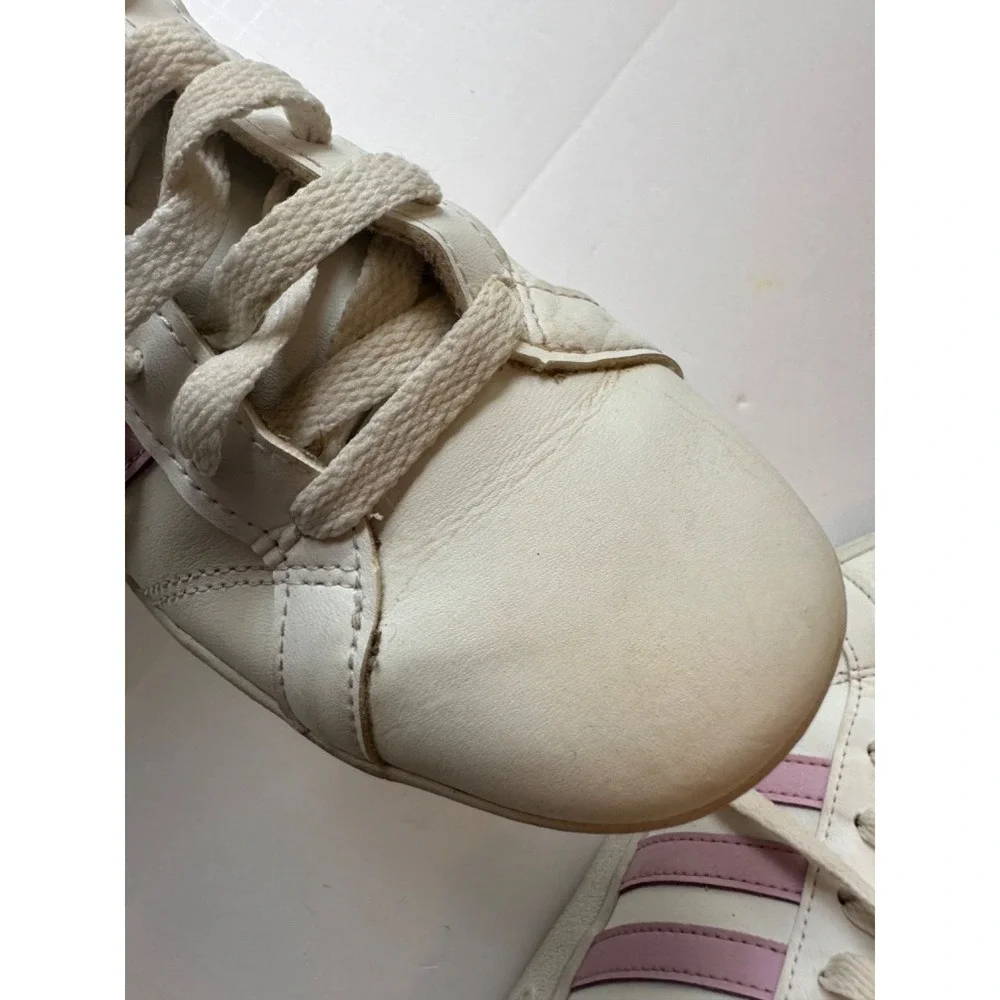 Adidas Youth Size‎ 4 White Leather Sneakers with Lavender Stripes